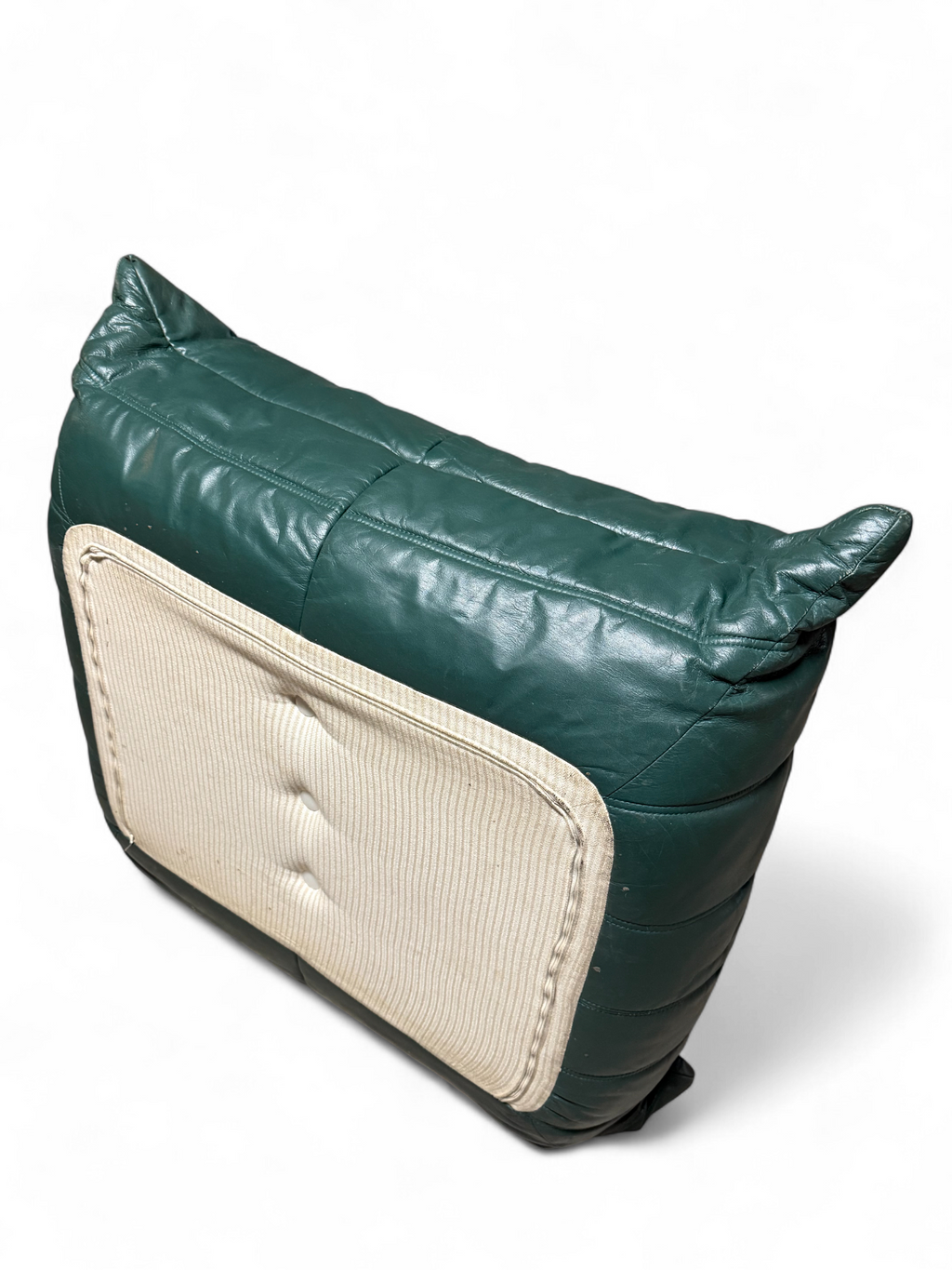 Pouf Togo cuir vert sapin – Michel Ducaroy pour Ligne Roset