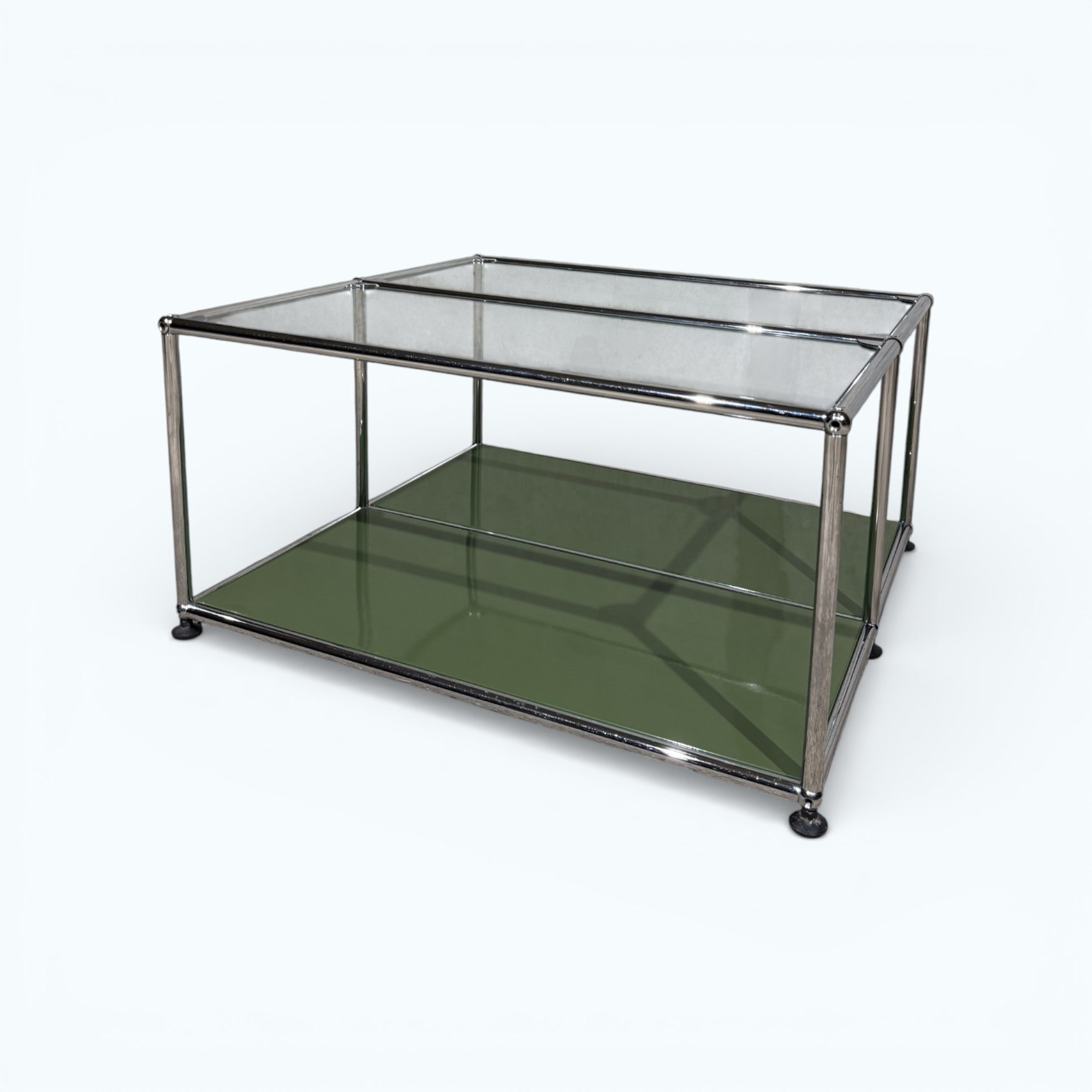 Table basse USM Haller – Vert olive avec plateau en verre