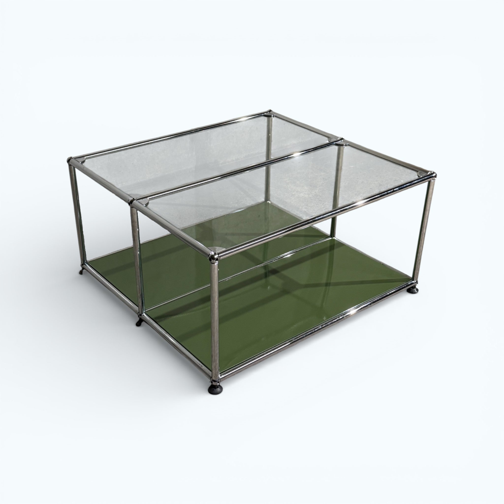 Table basse USM Haller – Vert olive avec plateau en verre