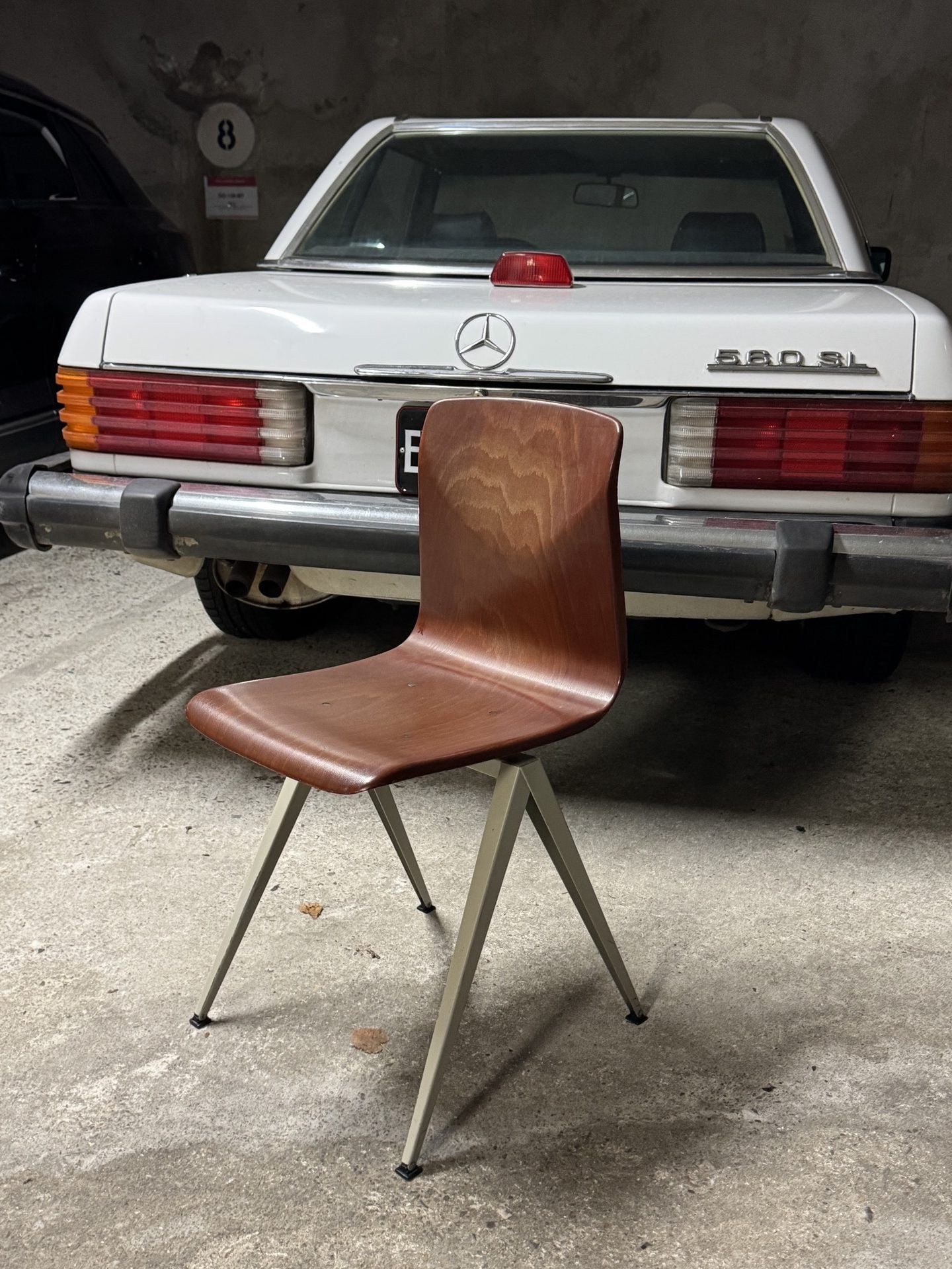 Séjour contemporain avec pièces vintage
